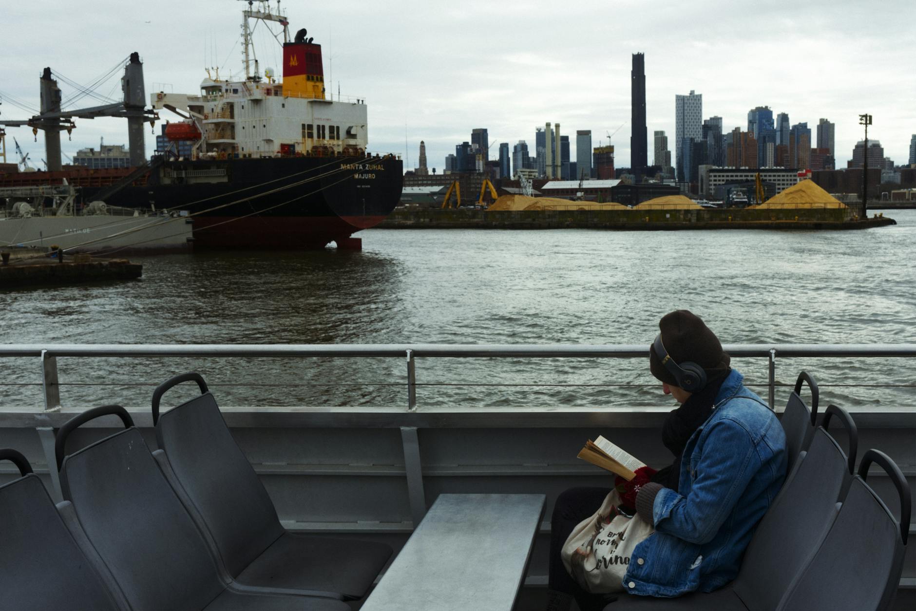 https://www.pexels.com/photo/passenger-on-ferry-21853694/